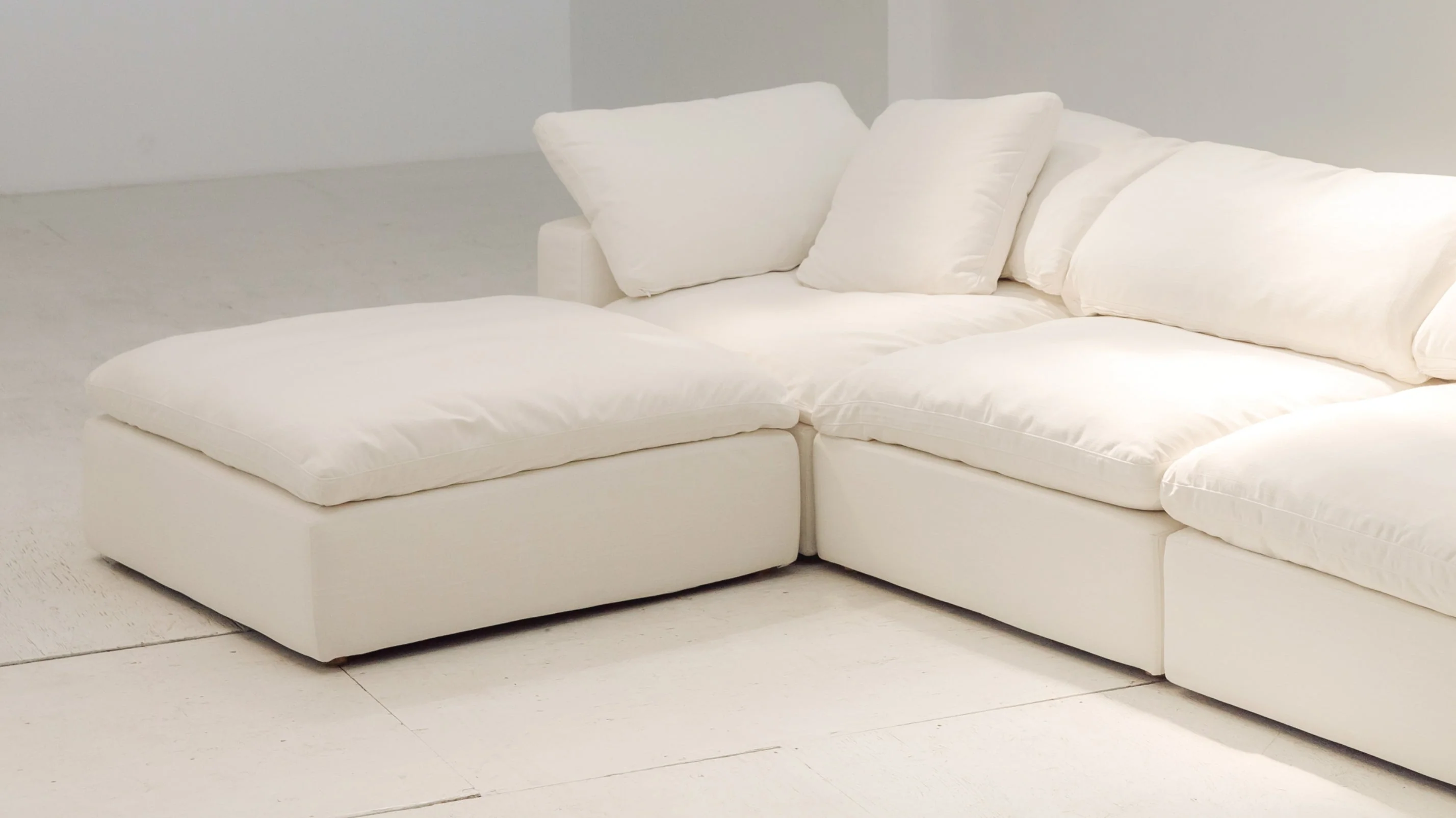 Movie Night™ 6-Piece Modular U-Shaped Sectional, Large, Cream Linen - Image 6
